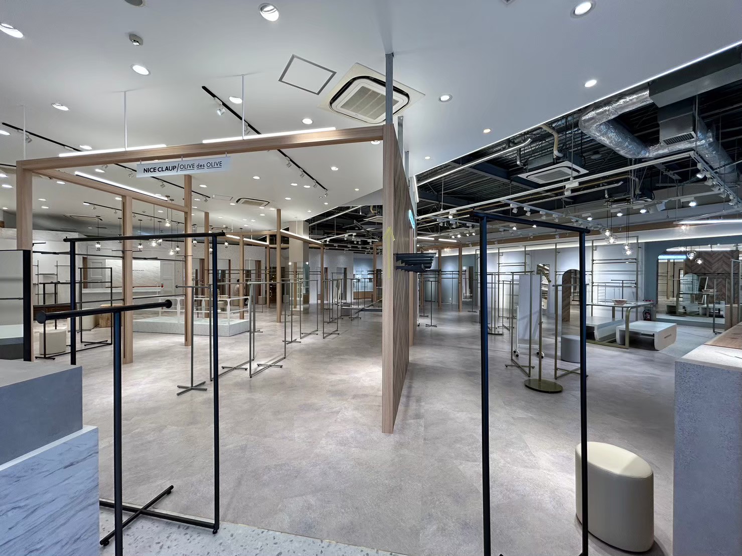 LINE_ALBUM_アウトレット_240312_19